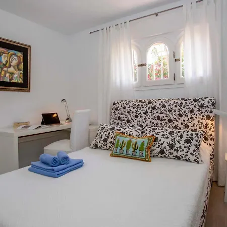 Polonia Mouche By Interhome Nyaraló